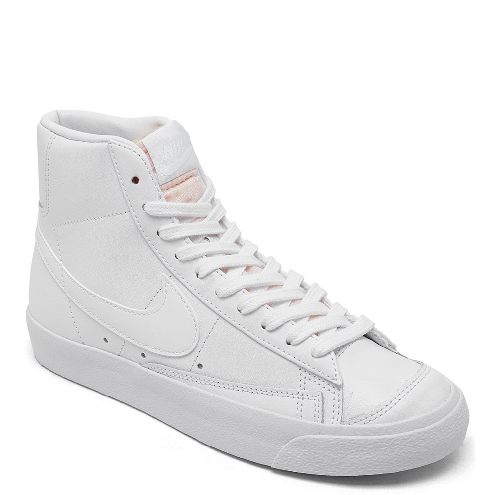 Nike Women’s Blazer Mid 77’s Sneakers **Excellent Condition**